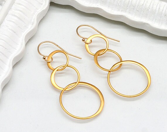 Gold Linked Circle Earrings