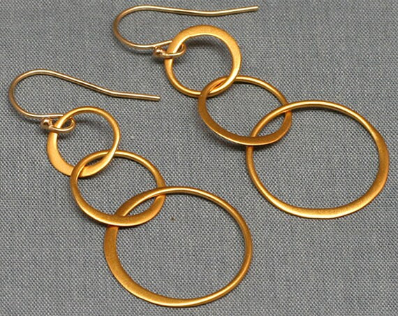 Gold Linked Circle Earrings